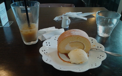 ロールケーキ.png